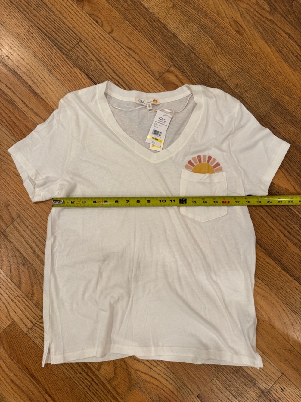 C&C California White V-Neck Tee with Sunrise Pocket Detail - Picture 5 of 7